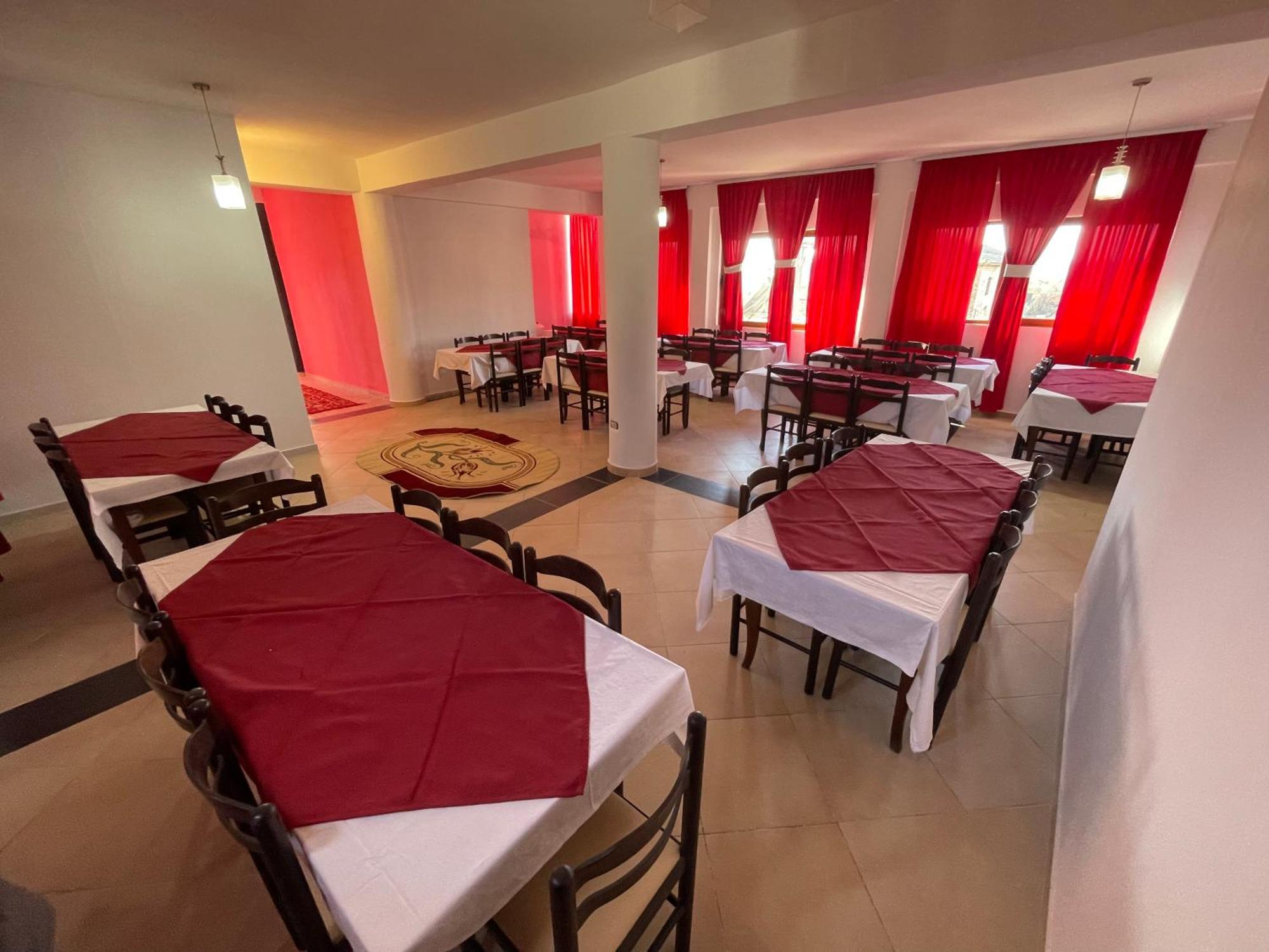 Hotel Bar Restaurant Mete Peshkepi Ngoại thất bức ảnh