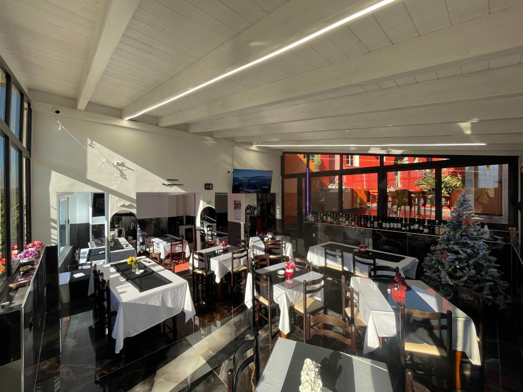 Hotel Bar Restaurant Mete Peshkepi Ngoại thất bức ảnh